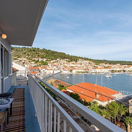 Beautiful Apartment In Vela Luka With Kitchen Zewnętrze zdjęcie